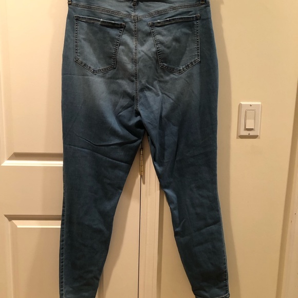 NWT Fashion Nova jeans size 16W super high rise skinny jeans light blue wash - Picture 2 of 6